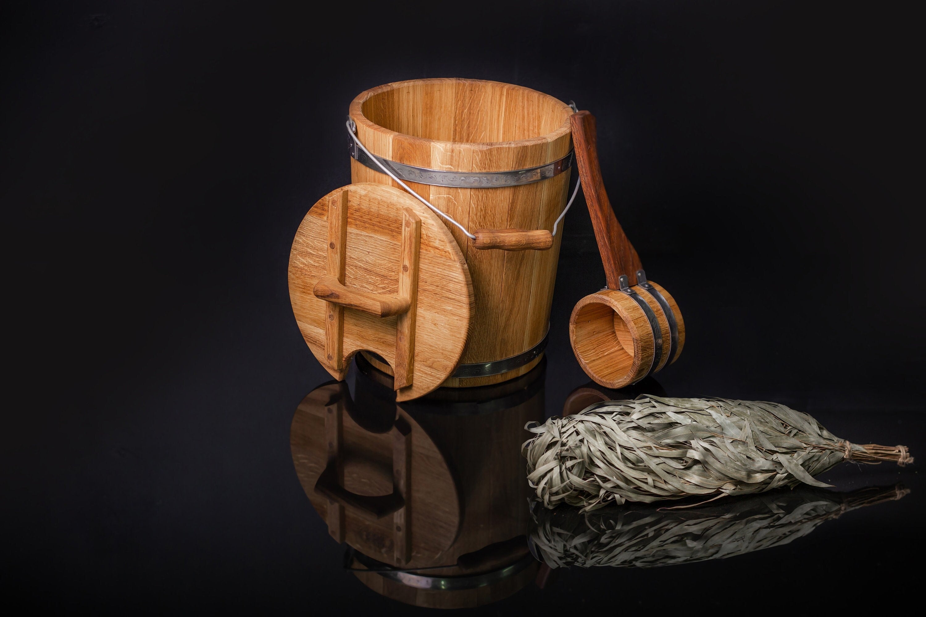 Oak bucket 15 L with ladle , Wooden Steamer bucket Sauna Broom, With Lid, Sauna Accessories, Wooden Sauna Steamer, Wood Bath Bucket