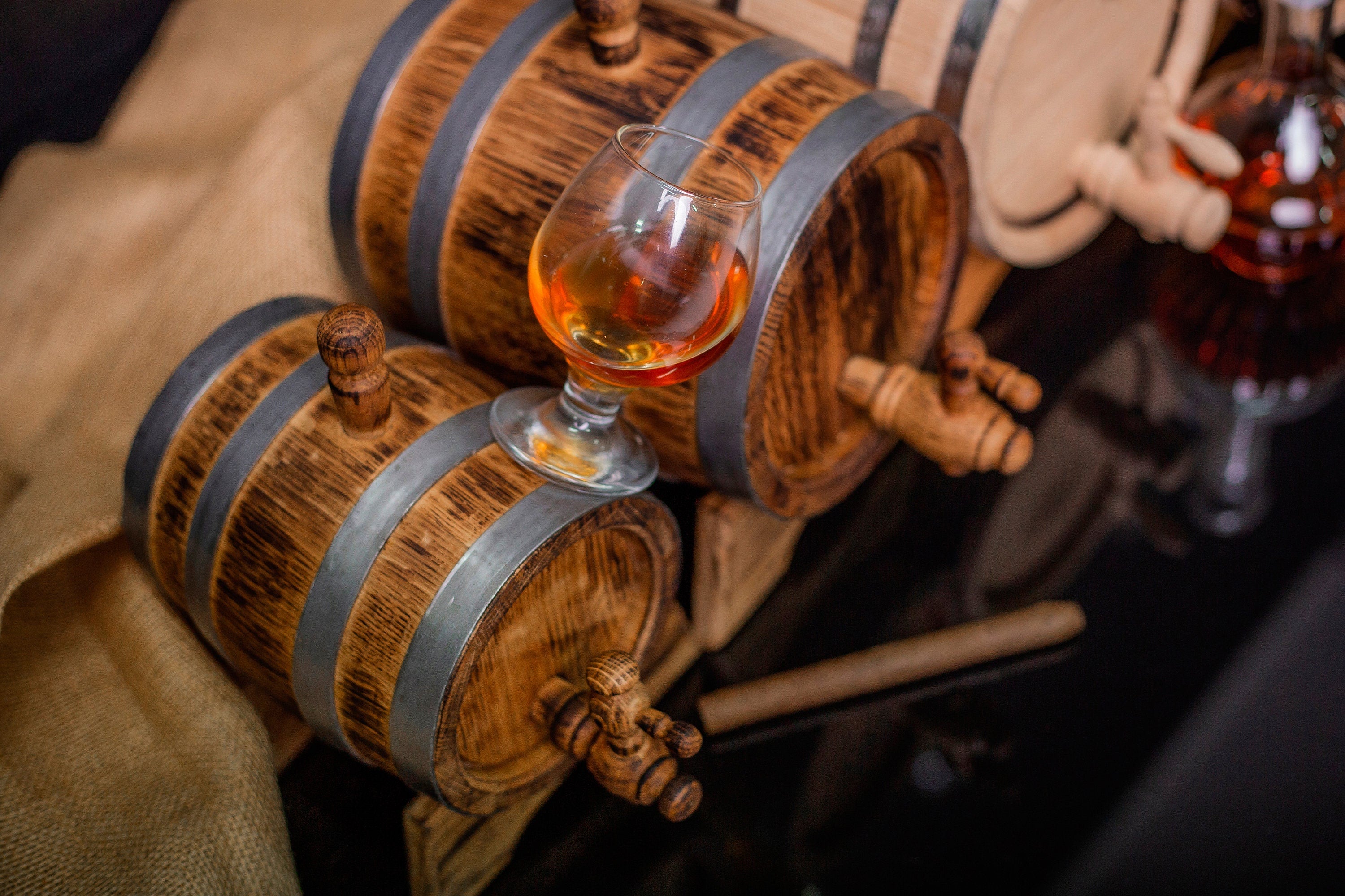 Oak Barrel, 1, 3, 5. 10, 15 Liter wooden Whiskey cask, Rum Barrel Aging Barrel Bourbon Barrel Gift for Man Scotch Lover oak winemaker barrel