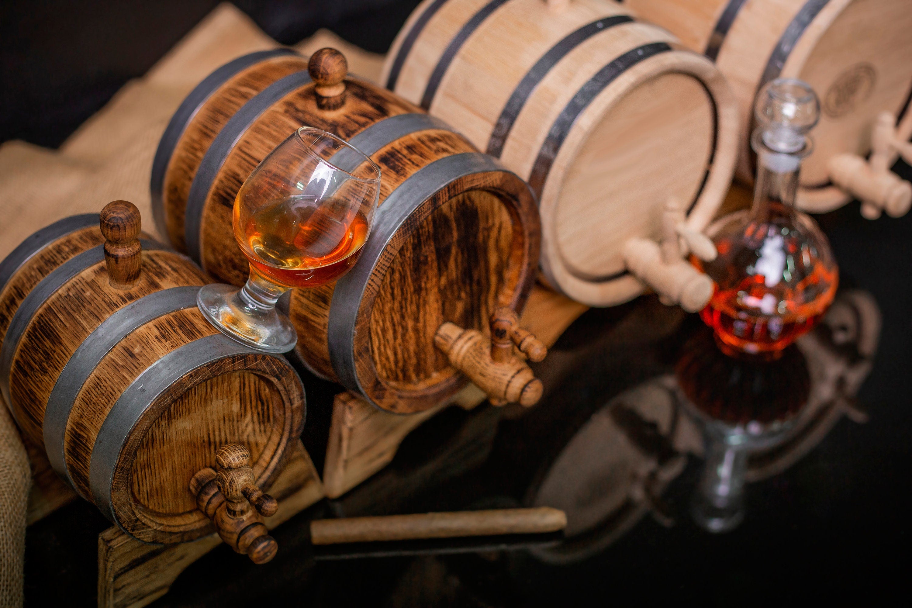 Oak Barrel, 1, 3, 5. 10, 15 Liter wooden Whiskey cask, Rum Barrel Aging Barrel Bourbon Barrel Gift for Man Scotch Lover oak winemaker barrel